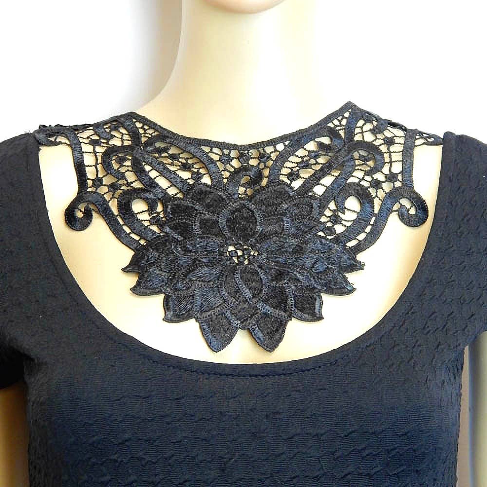Gaudy Flower Lace Black Clothing Necklace